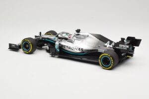 Mercedes AMG Petronas W10 #44 L. Hamilton F1 World Champion Dealer Edition 2019 Minichamps 1:18 B66960567 メタル - 画像 5/7