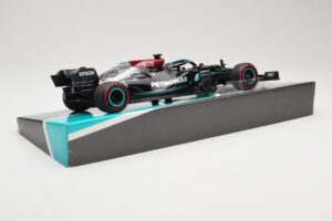 Mercedes AMG Petronas W12 E Performance #44 L. Hamilton Bahrain GP 2021 Minichamps 1:18 113210144 メタル - 画像 3/6