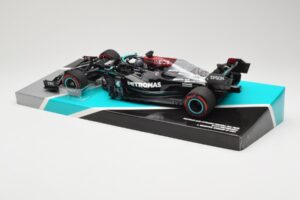 Mercedes AMG Petronas W12 E Performance #44 L. Hamilton Bahrain GP 2021 Minichamps 1:18 113210144 メタル - 画像 5/6