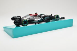 Mercedes AMG Petronas W12 E Performance #44 L. Hamilton Russian GP 2021 Minichamps 1:18 113211544 メタル - 画像 3/6