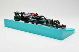 Mercedes AMG Petronas W12 E Performance #44 L. Hamilton Russian GP 2021 Minichamps 1:18 113211544 メタル - 画像 4/6