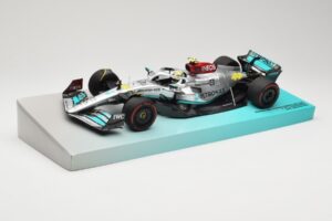 Mercedes AMG Petronas W13 E Performance #44 L. Hamilton 2022 Minichamps 1:18 113220044 メタル - 画像 2/6