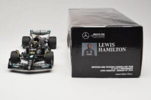 Mercedes AMG Petronas W14 E Performance #44 L. Hamilton Bahrain GP 2023 Minichamps 1:18 110230144 メタル - 画像 6/6