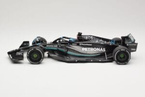 Mercedes AMG Petronas W14 E Performance #63 G. Russell Australian GP 2023 Minichamps 1:18 110230363 メタル - 画像 3/6