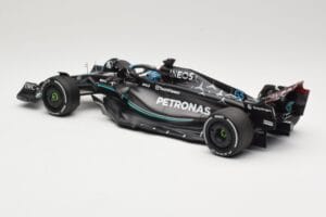 Mercedes AMG Petronas W14 E Performance #63 G. Russell Australian GP 2023 Minichamps 1:18 110230363 メタル - 画像 5/6