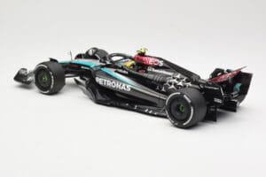 Mercedes AMG Petronas W15 E Performance #44 L. Hamilton 2024 Minichamps 1:18 110240144 メタル - 画像 3/6
