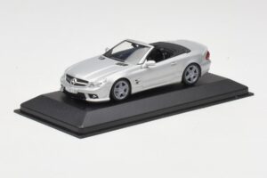 Mercedes AMG SL63 R230 シルバー Minichamps 1:43 B66960018-R メタル - 画像 2/4