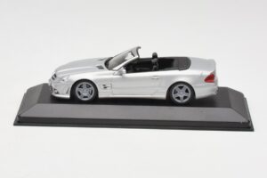 Mercedes AMG SL63 R230 シルバー Minichamps 1:43 B66960018-R メタル