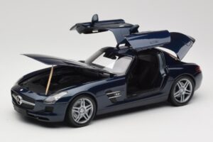 Mercedes SLS AMG C197 Blue Metallic Minichamps 1:18 180039021 メタル - 画像 2/8