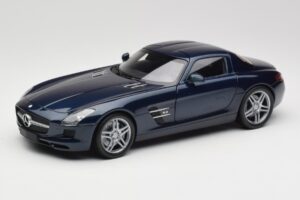 Mercedes SLS AMG C197 Blue Metallic Minichamps 1:18 180039021 メタル
