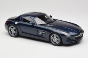 Mercedes SLS AMG C197 Blue Metallic Minichamps 1:18 180039021 メタル - 画像 6/8