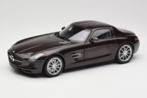 Mercedes AMG SLS C197 Brown Metallic Minichamps 1:18 100039028 メタル