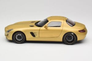 Mercedes AMG SLS C197 ゴールド Minichamps 1:18 100039024 メタル - 画像 4/8