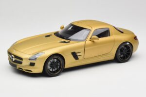 Mercedes AMG SLS C197 ゴールド Minichamps 1:18 100039024 メタル