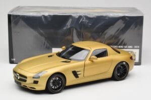 Mercedes AMG SLS C197 ゴールド Minichamps 1:18 100039024 メタル - 画像 8/8