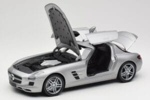 Mercedes AMG SLS C197 Grey Metallic Minichamps 1:18 100039025 メタル - 画像 2/8