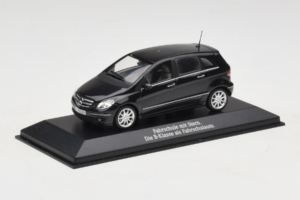 Mercedes B-Class W245 ドライビングスクール ブラック Minichamps 1:43 MB005 メタル - 画像 2/4