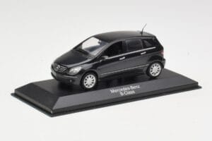 Mercedes B-Class W245 Cosmos Black Minichamps 1:43 B66962218 メタル - 画像 2/4