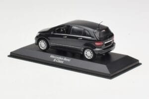 Mercedes B-Class W245 Cosmos Black Minichamps 1:43 B66962218 メタル - 画像 3/4