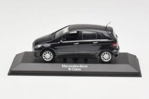 Mercedes B-Class W245 Cosmos Black Minichamps 1:43 B66962218 メタル