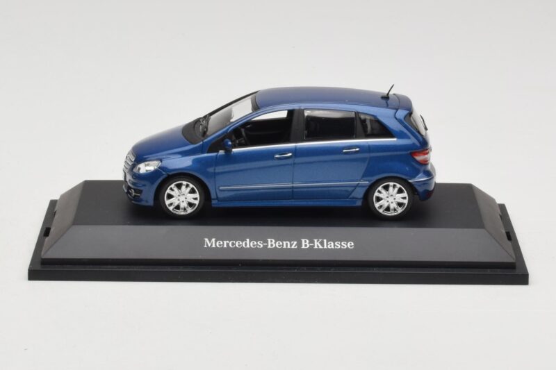 Mercedes B-Class W245 Lotus Blue Metallic Minichamps 1:43 B66962407 メタル