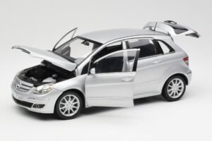 Mercedes B-Class W245 シルバー Kyosho 1:18 B66962326 メタル - 画像 2/8