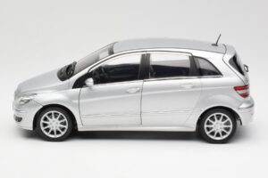 Mercedes B-Class W245 シルバー Kyosho 1:18 B66962326 メタル - 画像 4/8