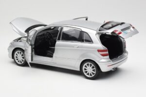 Mercedes B-Class W245 シルバー Kyosho 1:18 B66962326 メタル - 画像 5/8