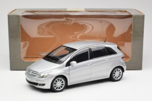 Mercedes B-Class W245 シルバー Kyosho 1:18 B66962326 メタル - 画像 8/8