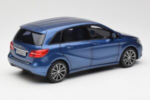 Mercedes B-Class W246 Lotus ブルー メタリック Norev 1:18 B66961410 メタル - 画像 3/8