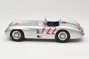 Mercedes 300 SLR W196S #722 S. Moss / D. Jenkinson Mille Miglia Winner 1955 Maisto 1:18 536887 メタル - 画像 4/8