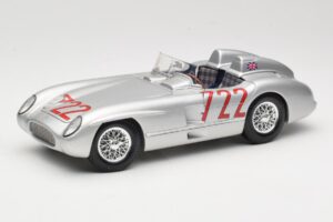 Mercedes 300 SLR W196S #722 S. Moss / D. Jenkinson Mille Miglia Winner 1955 Maisto 1:18 536887 メタル