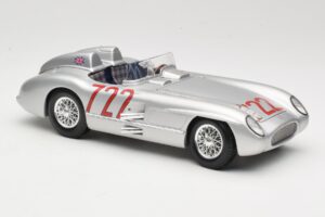 Mercedes 300 SLR W196S #722 S. Moss / D. Jenkinson Mille Miglia Winner 1955 Maisto 1:18 536887 メタル - 画像 6/8