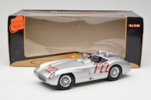 Mercedes 300 SLR W196S #722 S. Moss / D. Jenkinson Mille Miglia Winner 1955 Maisto 1:18 536887 メタル - 画像 8/8