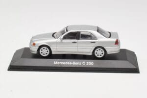 Mercedes C 200 W202 Iridium Silver Minichamps 1:43 B66040488 メタル