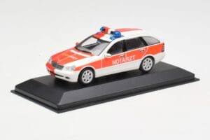 Mercedes C-Class S203 Notarzt Minichamps 1:43 430030190 メタル - 画像 2/4