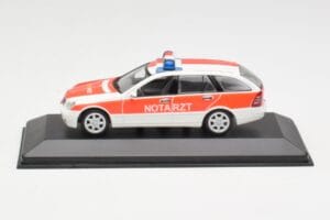 Mercedes C-Class S203 Notarzt Minichamps 1:43 430030190 メタル
