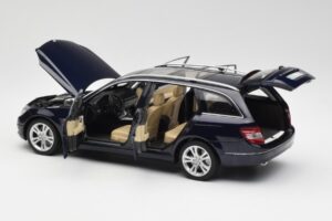 Mercedes C-Class S204 T-Modell Tanzanite ブルー AUTOart 1:18 B66962352 メタル - 画像 5/8