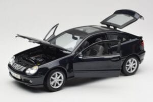 Mercedes C-Class Sports Coupe CL203 ブルー Maisto 1:18 B66962124 メタル - 画像 2/8
