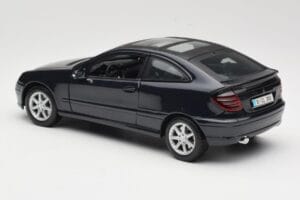Mercedes C-Class Sports Coupe CL203 ブルー Maisto 1:18 B66962124 メタル - 画像 7/8