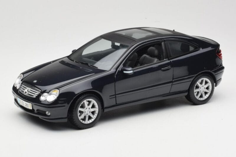 Mercedes C-Class Sports Coupe CL203 ブルー Maisto 1:18 B66962124 メタル
