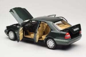Mercedes C-Class W202 Malachite Green Norev 1:18 183372 メタル - 画像 3/8