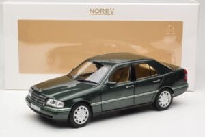 Mercedes C-Class W202 Malachite Green Norev 1:18 183372 メタル - 画像 8/8