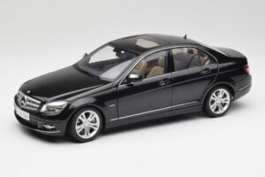 Mercedes C-Class W204 Avantgarde オブシディアンブラック AUTOart 1:18 76264-R1 メタル
