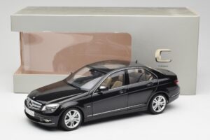 Mercedes C-Class W204 Avantgarde オブシディアンブラック AUTOart 1:18 76264-R1 メタル - 画像 8/8