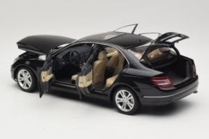Mercedes C-Class W204 Obsidian Black AUTOart 1:18 B66962367 メタル - 画像 5/8