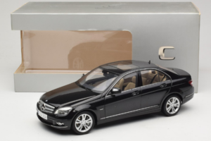 Mercedes C-Class W204 Obsidian Black AUTOart 1:18 B66962367 メタル - 画像 8/8