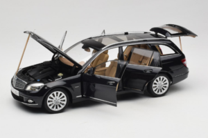 Mercedes C-Class W204 エステート Obsidian Black AUTOart 1:18 B66962349 メタル - 画像 2/8