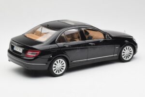 Mercedes C-Class W204 Obsidian ブラック AUTOart 1:18 B66962365 メタル - 画像 3/8
