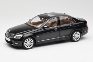 Mercedes C-Class W204 Obsidian ブラック AUTOart 1:18 B66962365 メタル